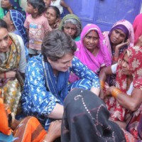 Priyanka assures UP boatmen of her support
