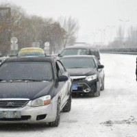 Heavy snow disrupts traffic in China's Liaoning