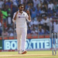 3rd Test: Patel takes 6 wkts as India bowl out England for 112