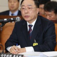 S.Korea's FM seeks submission of extra budget bill by next week