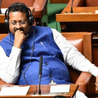 BJP leader Yatnal compares Yediyurappa's son to snake and scorpions