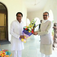 Kamal Nath meets Chouhan, discusses farm laws, farmers' stir