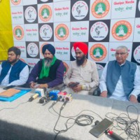 Farmers angry over govt notices, closure of roads