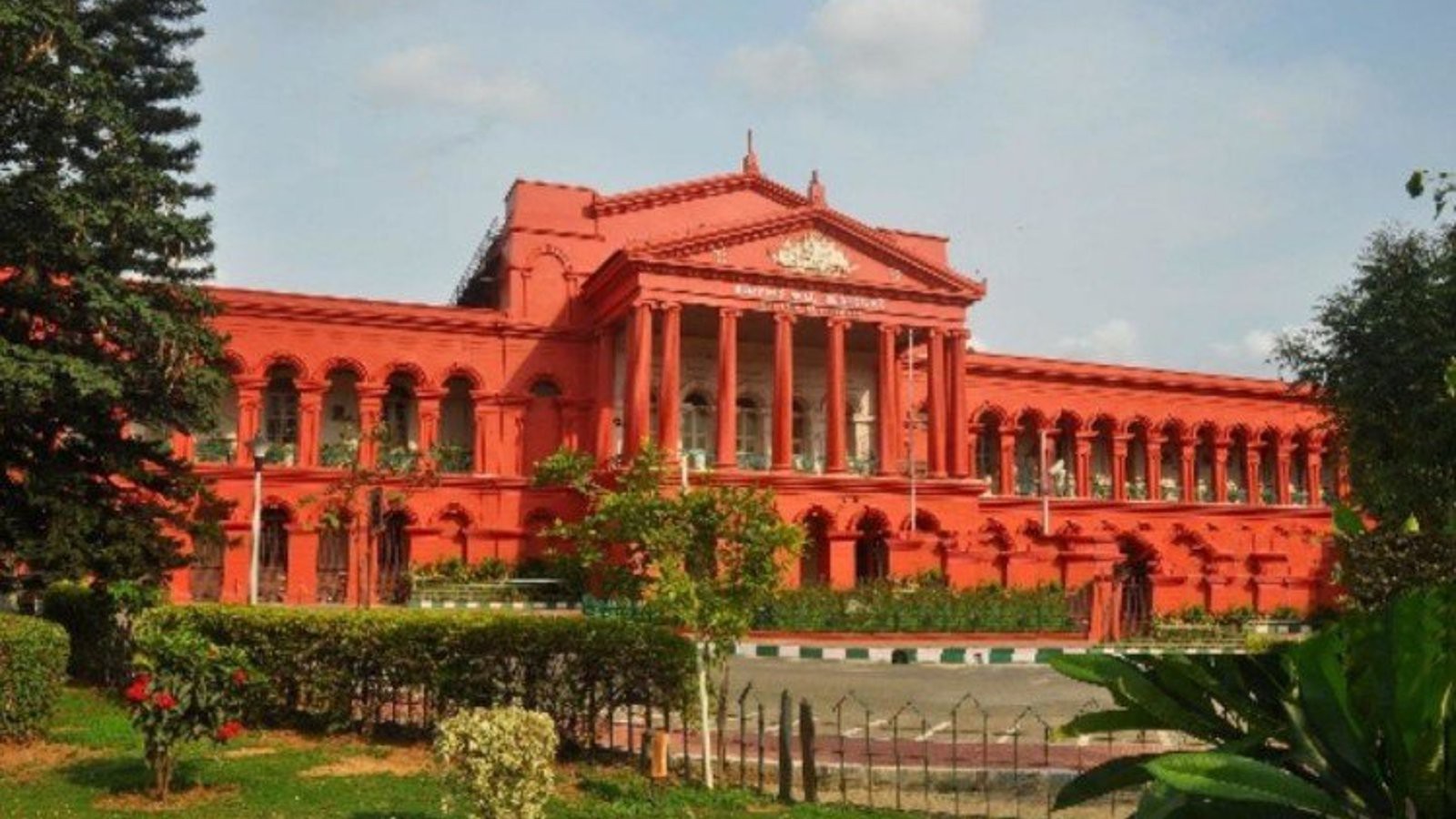 K'taka HC seeks report on 141 missing boys K'taka HC seeks report on 141 missing boys
