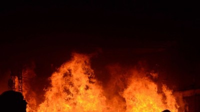 Fire in US southern state forces thousands to evacuate Fire in US southern state forces thousands to evacuate
