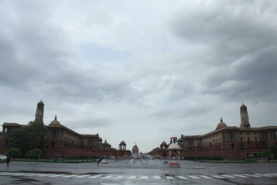 Partly cloudy sky in Delhi
