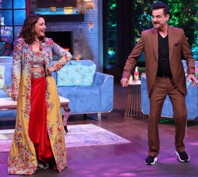 Madhuri Dixit, Sanjay Kapoor recreate their 'Raja' chemistry on 'The Kapil Sharma Show' Madhuri Dixit, Sanjay Kapoor recreate their 'Raja' chemistry on 'The Kapil Sharma Show'