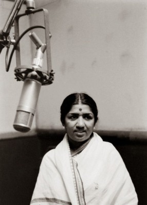 Pakistan mourns demise of India's nightingale Pakistan mourns demise of India's nightingale