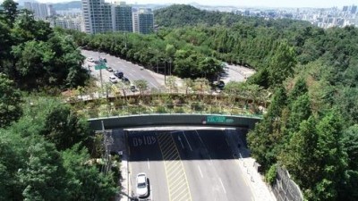 Seoul to make parks, forests more accessible Seoul to make parks, forests more accessible