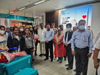 First batch of 15 T'gana students from Ukraine reach Hyderabad First batch of 15 T'gana students from Ukraine reach Hyderabad