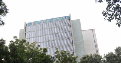 SBI, Bank of Baroda shares rise amid weak broader mkt sentiment SBI, Bank of Baroda shares rise amid weak broader mkt sentiment