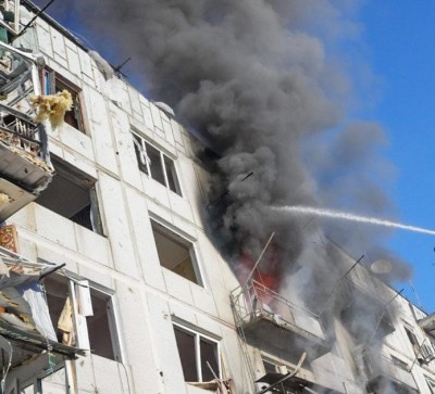 High-rise apartment in Kiev hit by a devastating missile High-rise apartment in Kiev hit by a devastating missile