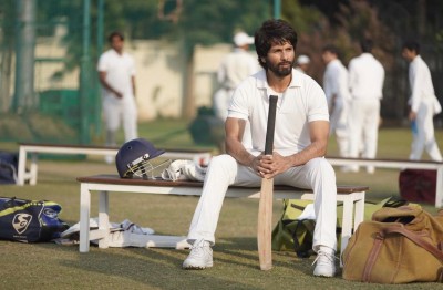 Shahid Kapoor-starrer 'Jersey' to release on April 14 Shahid Kapoor-starrer 'Jersey' to release on April 14