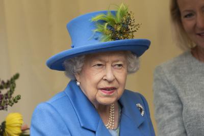 Queen Elizabeth II tests positive for Covid Queen Elizabeth II tests positive for Covid