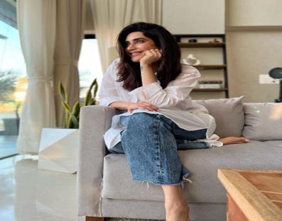 Karishma Tanna to play journalist Jigna Vora whose book inspired 'Scoop' Karishma Tanna to play journalist Jigna Vora whose book inspired 'Scoop'