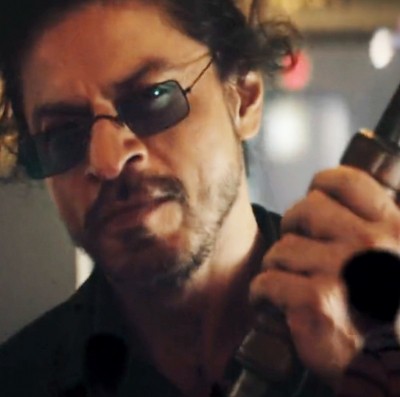 SRK sets the Internet on fire with 'Pathan' look in ad SRK sets the Internet on fire with 'Pathan' look in ad