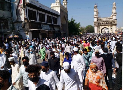 Protest, shutdown in old Hyderabad over attack on Owaisi Protest, shutdown in old Hyderabad over attack on Owaisi