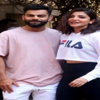 #Virushka: Anushka, Virat pose for the shutterbugs at Mehboob Studio