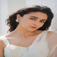 Alia Bhatt says constant scrutiny of her private life 'does get stifling'