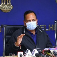 Act against hospitals not paying salaries, Delhi Health Minister urged