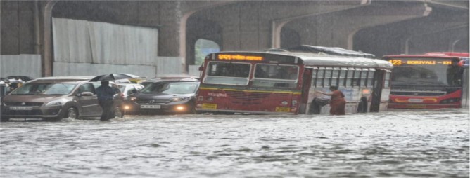 Mumbai braces for heavy rains; schools asked to remain shut, BMC issues alert