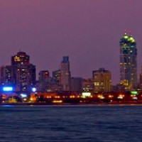 India's financial capital moves towards lockdown, Maha cases 52