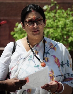 Smriti Irani sends legal notice to Congress over 'malicious allegations' against daughter Smriti Irani sends legal notice to Congress over 'malicious allegations' against daughter
