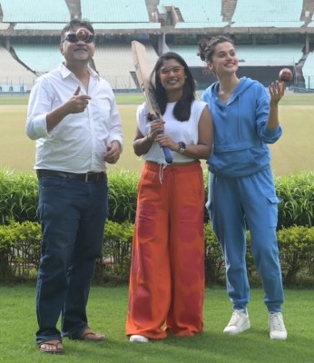 Taapsee visits Eden Gardens with Mithali Raj and 'Shabaash Mithu' director
