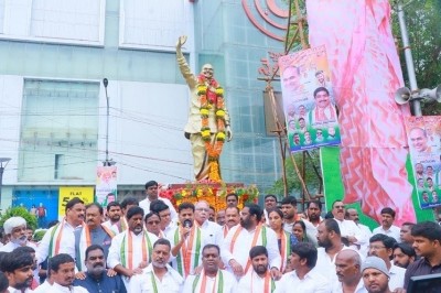 Telangana Congress demands YSR memorial in Hyderabad Telangana Congress demands YSR memorial in Hyderabad