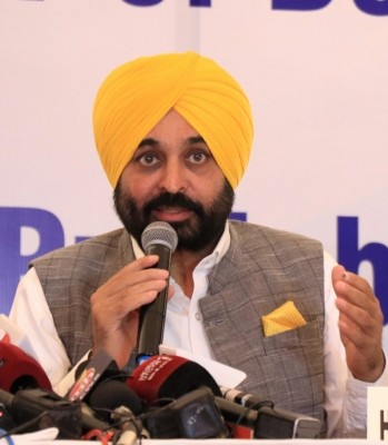 Punjab CM expands Cabinet by inducting five legislators Punjab CM expands Cabinet by inducting five legislators
