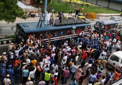 Delhi BJP protests against AAP govt's new liquor policy Delhi BJP protests against AAP govt's new liquor policy