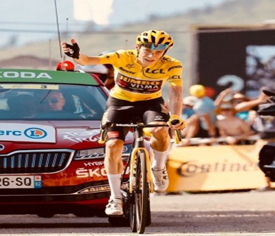 Vingegaard wins maiden Tour de France title Vingegaard wins maiden Tour de France title
