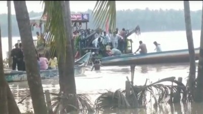 Narrow escape for TDP leaders as boat dock in Godavari collapses