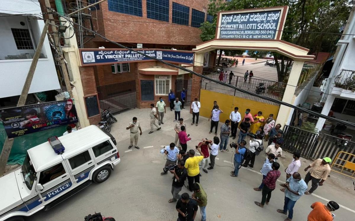 Bomb squad at B'luru upscale pvt school after threat mail