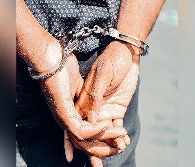 Bizmen, teacher create ruckus at bar, held Bizmen, teacher create ruckus at bar, held