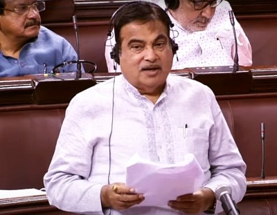 5.82 lakh people lost lives in 17 lakh road accidents in 4 yrs: Govt 5.82 lakh people lost lives in 17 lakh road accidents in 4 yrs: Govt