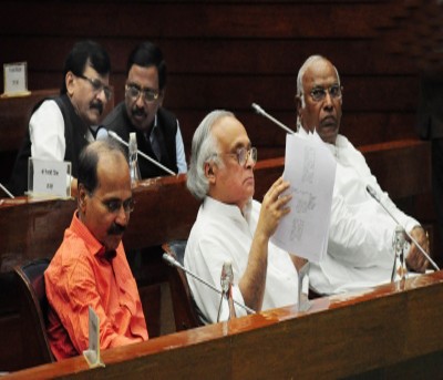 All-party meet: Oppn rakes up attacks on Kashmiri Pandits, Chinese incursion All-party meet: Oppn rakes up attacks on Kashmiri Pandits, Chinese incursion