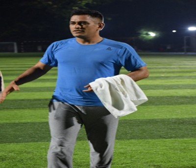 SC notice to M.S. Dhoni in arbitration proceedings against Amrapali group SC notice to M.S. Dhoni in arbitration proceedings against Amrapali group