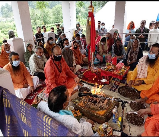 Amarnath Yatra: Charri Mubarak taken for 'Bhoomi Pujan' to Pahalgam Amarnath Yatra: Charri Mubarak taken for 'Bhoomi Pujan' to Pahalgam