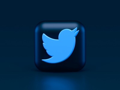 Twitter urges shareholders to approve sale to Musk in revised proxy filing Twitter urges shareholders to approve sale to Musk in revised proxy filing
