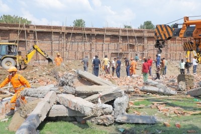 Delhi wall collapse: Site contractor, supervisor arrested Delhi wall collapse: Site contractor, supervisor arrested