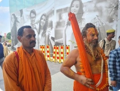 Ayodhya seer tries to 'purify' Lulu mall, detained Ayodhya seer tries to 'purify' Lulu mall, detained