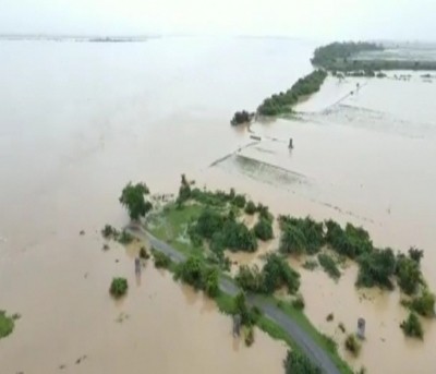Tension during Telangana BJP MP's visit to flood-hit area Tension during Telangana BJP MP's visit to flood-hit area