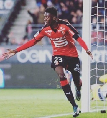 Dembele trains with Barca as new deal moves closer Dembele trains with Barca as new deal moves closer