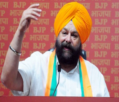 Delhi Cong leader Tarvinder Singh Marwah joins BJP