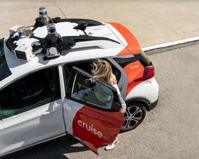 Self-driving cars block traffic for hours in US, manually moved later Self-driving cars block traffic for hours in US, manually moved later