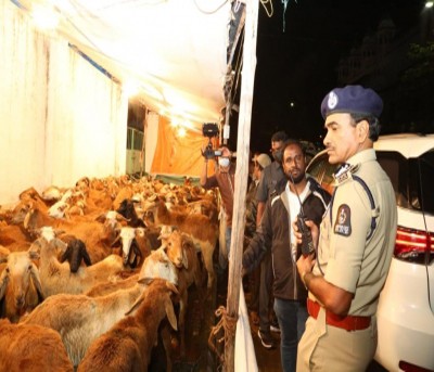 Police on alert in Hyderabad ahead of Ei-ul-Azha Police on alert in Hyderabad ahead of Ei-ul-Azha