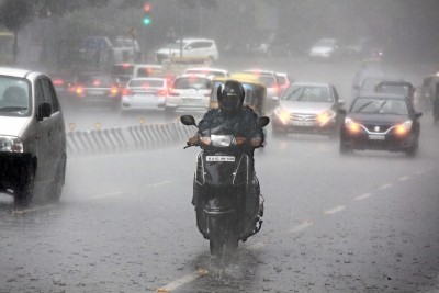 Heavy rains claim 12 lives in K'taka, CM discusses flood situation