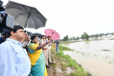 Telangana governor visits flood-hit villages of Bhadradri district Telangana governor visits flood-hit villages of Bhadradri district