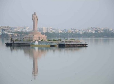 No respite from rain, Hyderabad's Hussain Sagar almost full